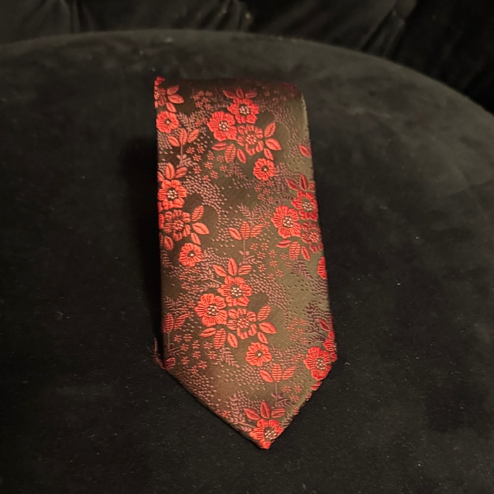 Classic Red Floral Men's Tie